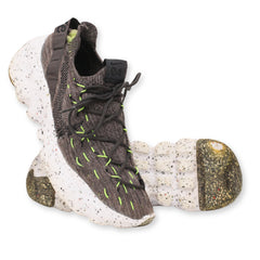 NIKE SPACE HIPPIE 04