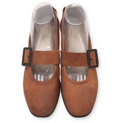 White Mountains Closed Toe Shoes