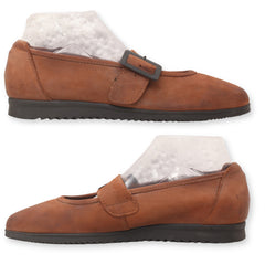 White Mountains Closed Toe Shoes