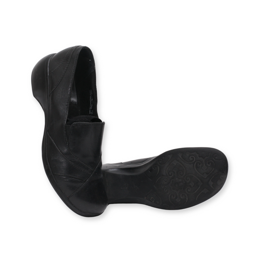 Women's Loafer Shoe By "Clarks"