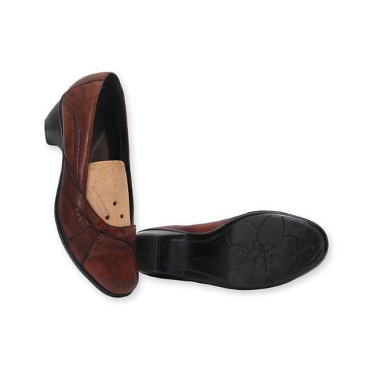 Women's Pump Heel By "Clarks"
