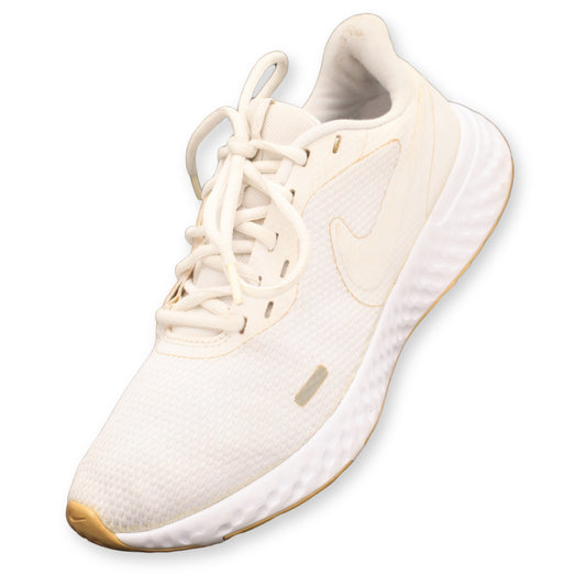 Nike Revolution Running