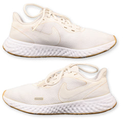 Nike Revolution Running