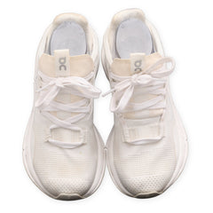 ON Cloudnova Sneakers