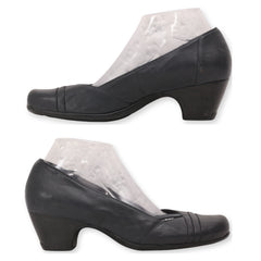 Clarks Everyday Classic Pumps