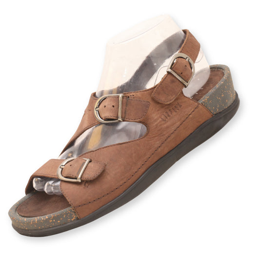 LIZ FLEX Buckle Strap Sandals