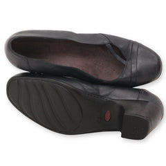 Clarks Everyday Classic Pumps