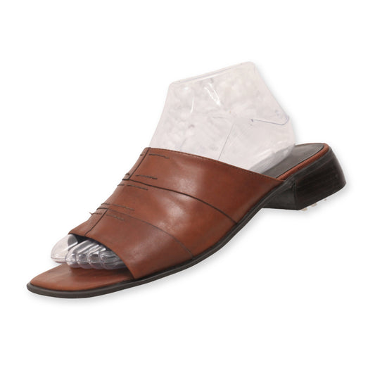 BANDOLINO Slid Strap Sandals