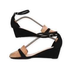 "Fashion Nova" Strappy Wedges