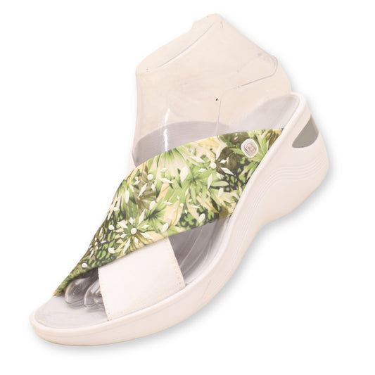 B Zees Flip Flop Strap Sandals