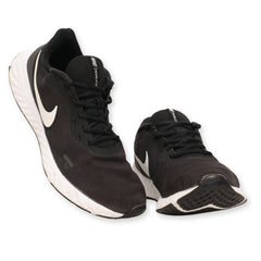 Nike Revolution 5