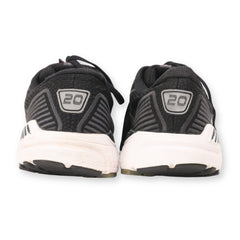 BROOKS BEAST 20