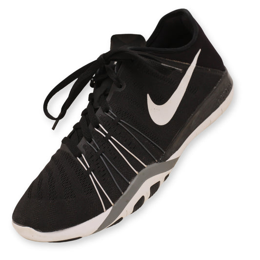 Nike Free TR 6 Women's Sneakers