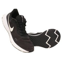 Nike Revolution 5