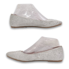 "City Classified" Stylish Pumps