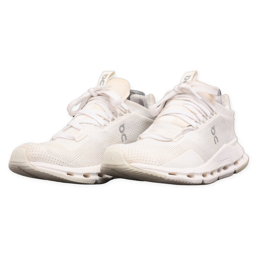 ON Cloudnova Sneakers