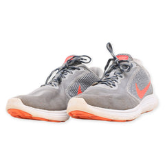 Nike Revolution 3