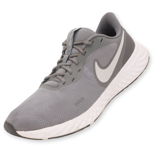 Nike Revolution 5