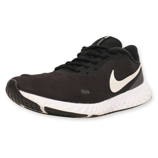 Nike Revolution 5