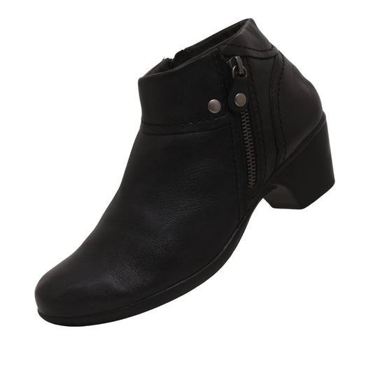 CLARKS Women's Side Zip Boots
