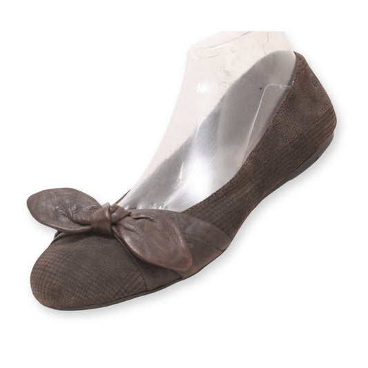 Born Women Pumps