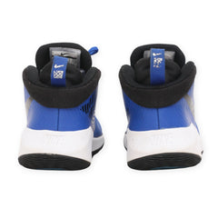 NIKE HUSTLE D 9 SNEAKER