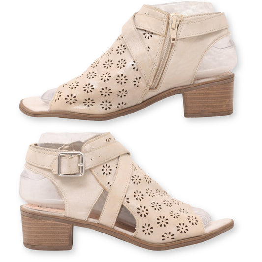 Wonder Nation Women Sandal