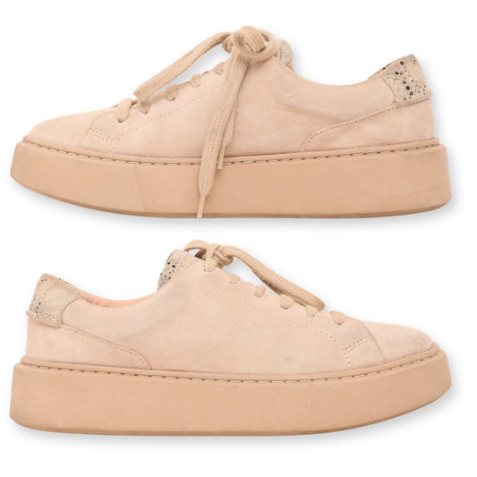 Clarks Lace-Up Womens Sneakers