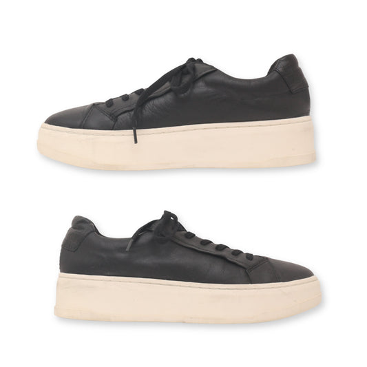 Caslon Women Lace-Up Sneaker