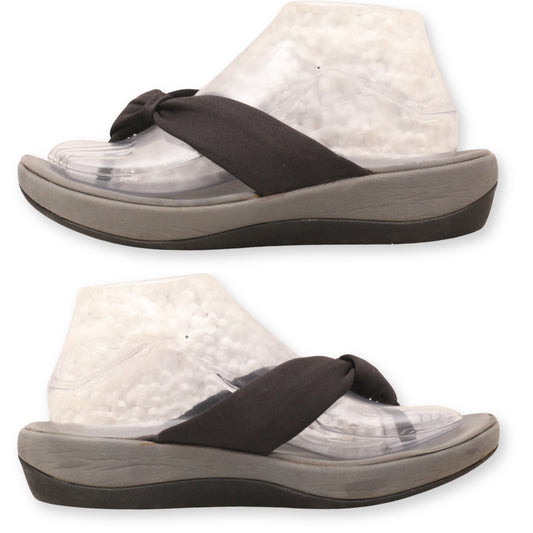 Clarks Women T-Strap Slipper