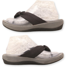 Clarks Women T-Strap Slipper