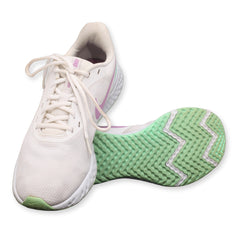 Nike Revolution 5