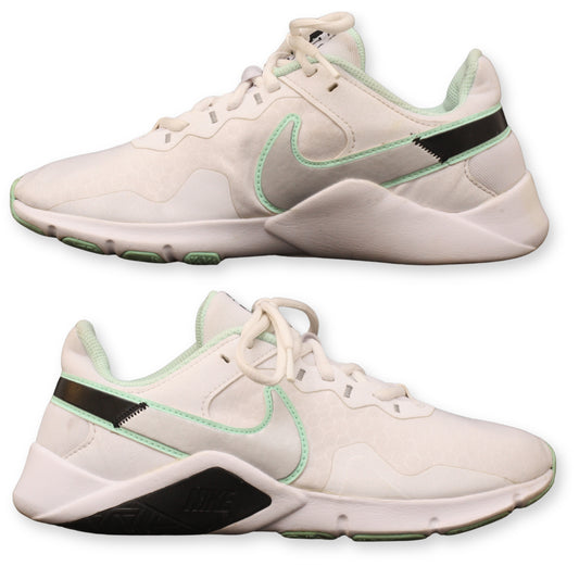 Nike Legend Essential 2