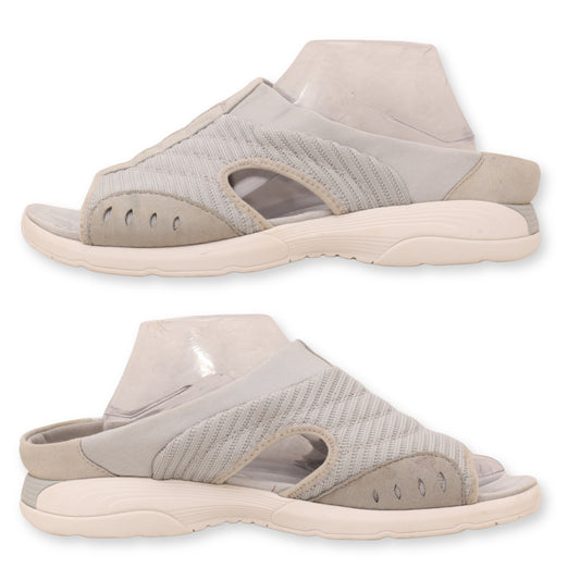 Easy Spirit Women's Traciee Slide Sandals.