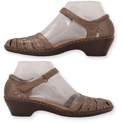 CLARKS Closed-Toe Ankle Strap Sandal