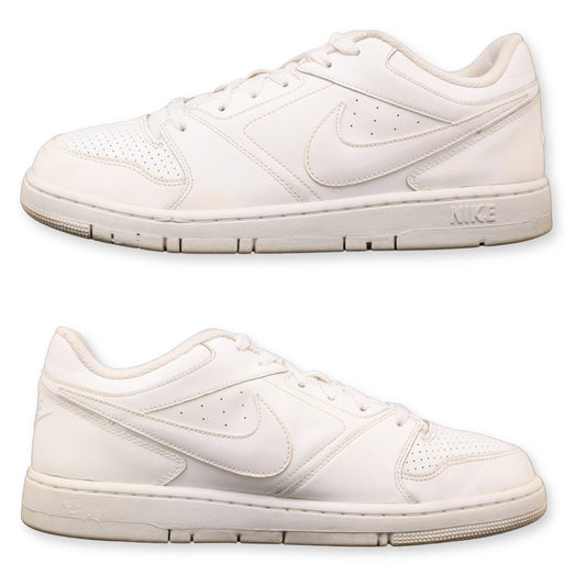 Nike Prestige 4