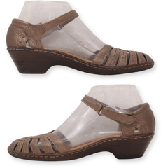 CLARKS Closed-Toe Ankle Strap Sandal
