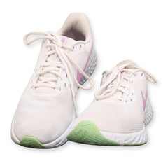 Nike Revolution 5