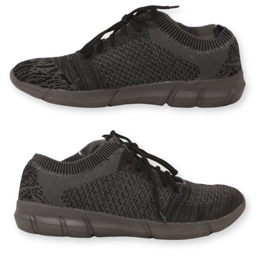 GEERS Men's Lace-Up Sneaker