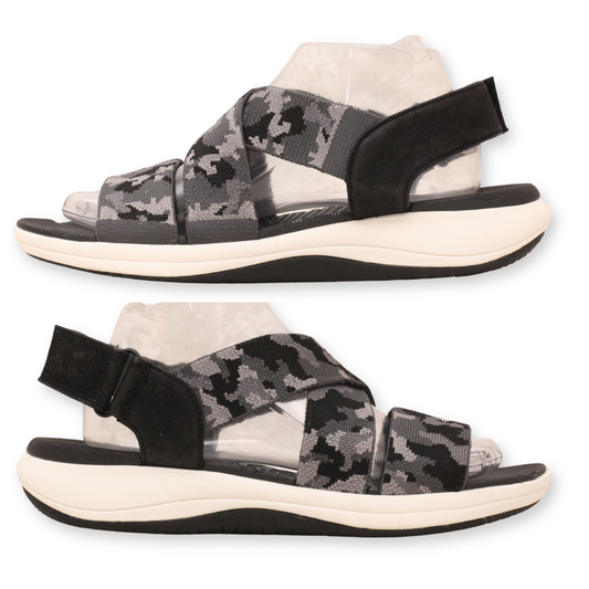 Clarks Cloudsteppers Mira Lily Sandals