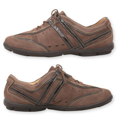 Un structured Clarks Women Shoes