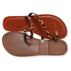 Gianni Bini Women's Flat Slipper