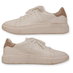 Time And Tru Women Sneaker