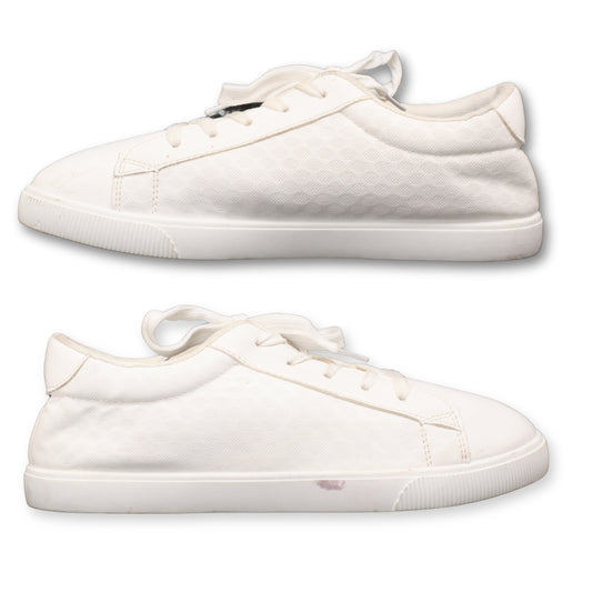 Women's Basic LaceUp Sneakers