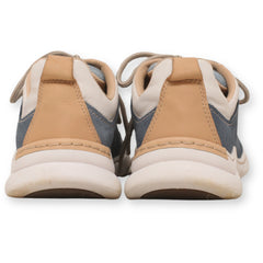 Clarks Lace-Up Women Sneaker