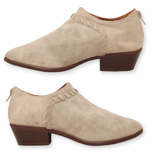 Qupid Women Booties