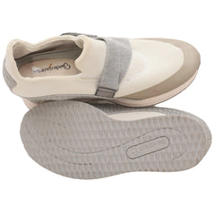 Baretraps Johanna Women's Wedge Sneaker