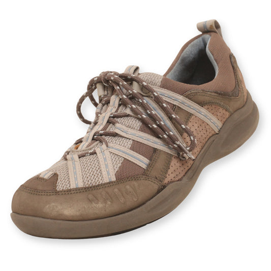Clarks Wave Womens Sneakers
