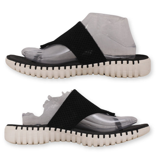 Skechers Women T-Strap Slipper