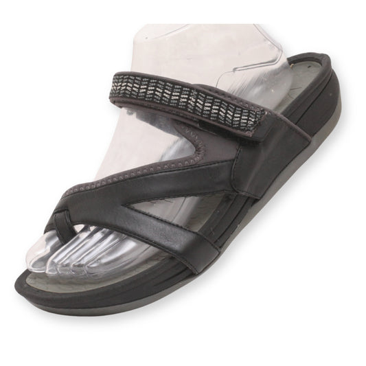 Yuu Women's Platform Sandal